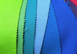 Полиэстер: что это такое, и почему он так популярен?